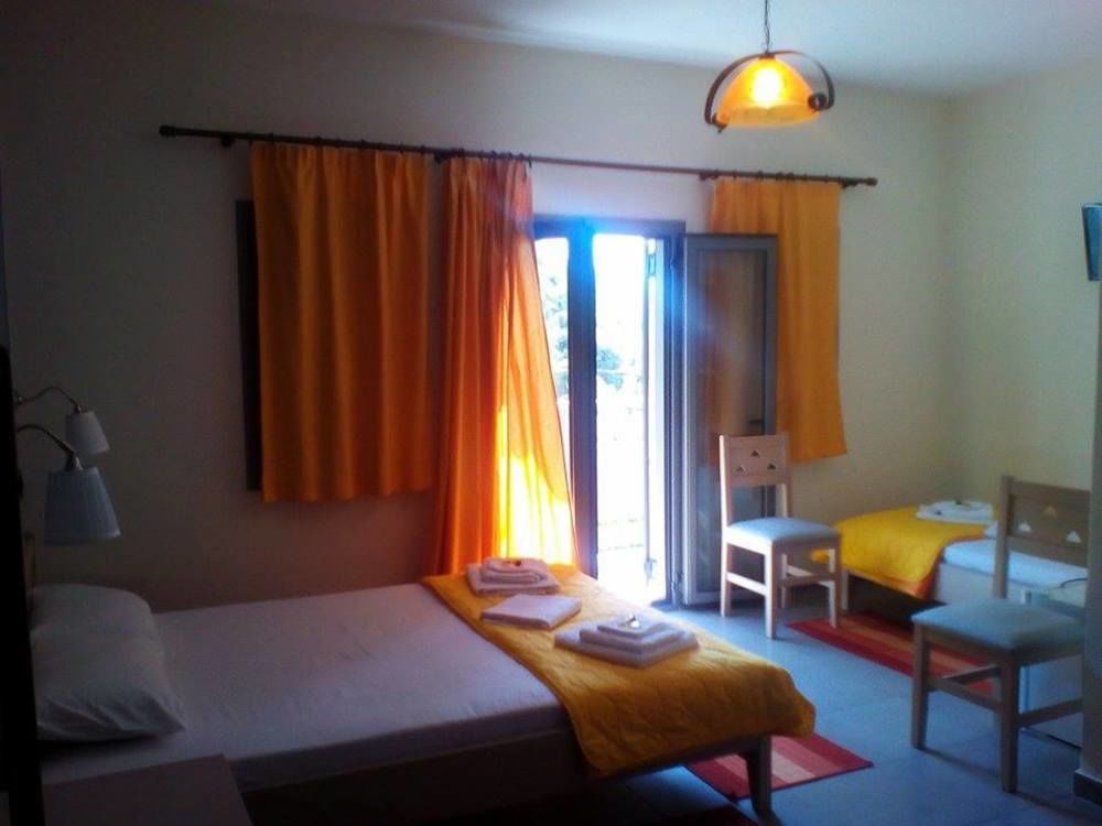 To Greki Hotel Livartzi Exterior foto